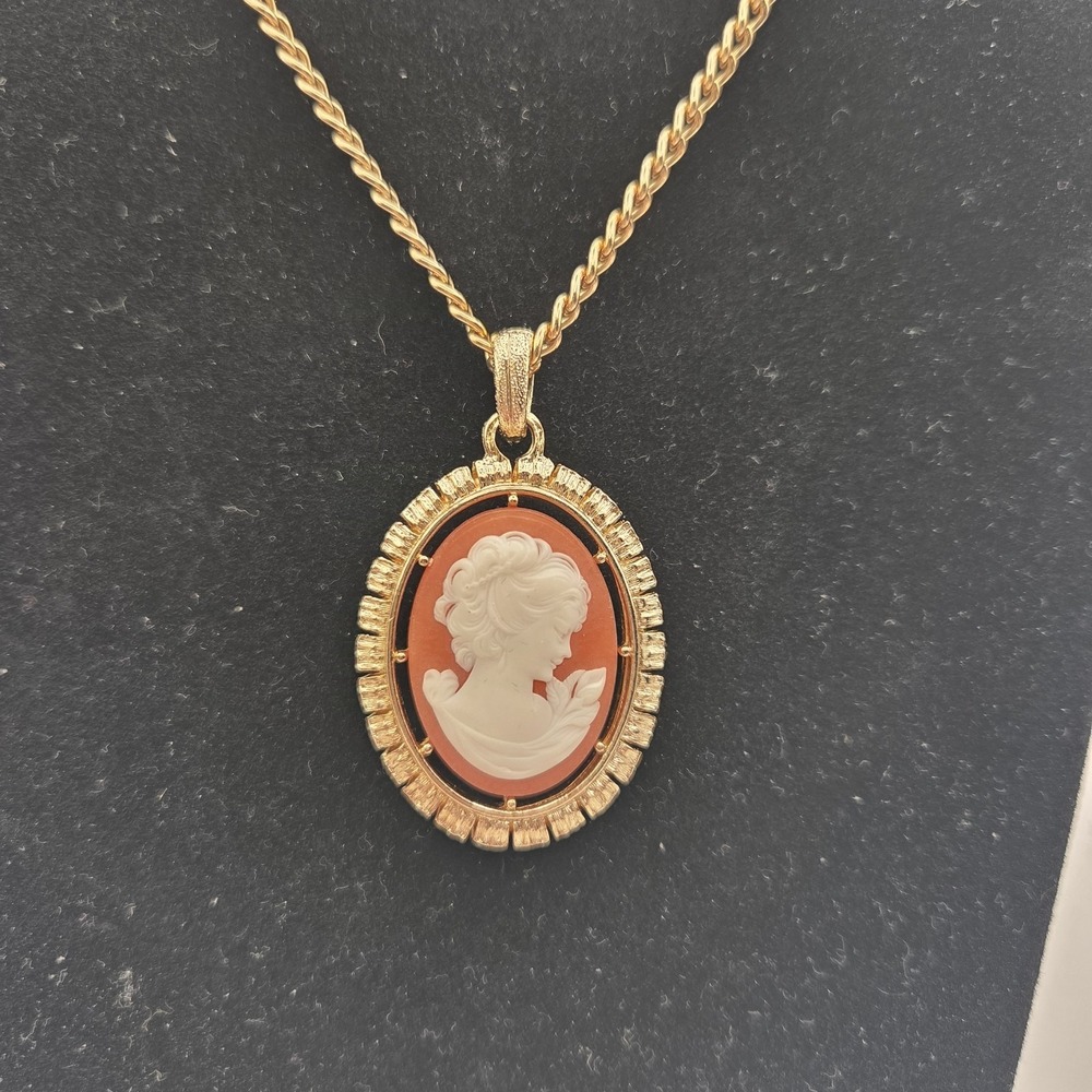 VTG Gold Tone Spinner Cameo Fleur De Lis Pendant Necklace - Picture 2 of 7